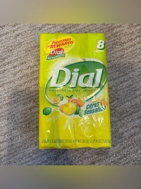 Vintage 2005 Dial Citrus Sensation Pack of 8 Bars of 4.5 oz Soap